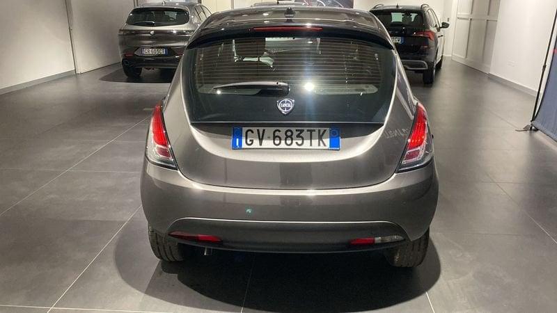 Lancia Ypsilon 1.0 FireFly 5 porte S&S Hybrid Oro