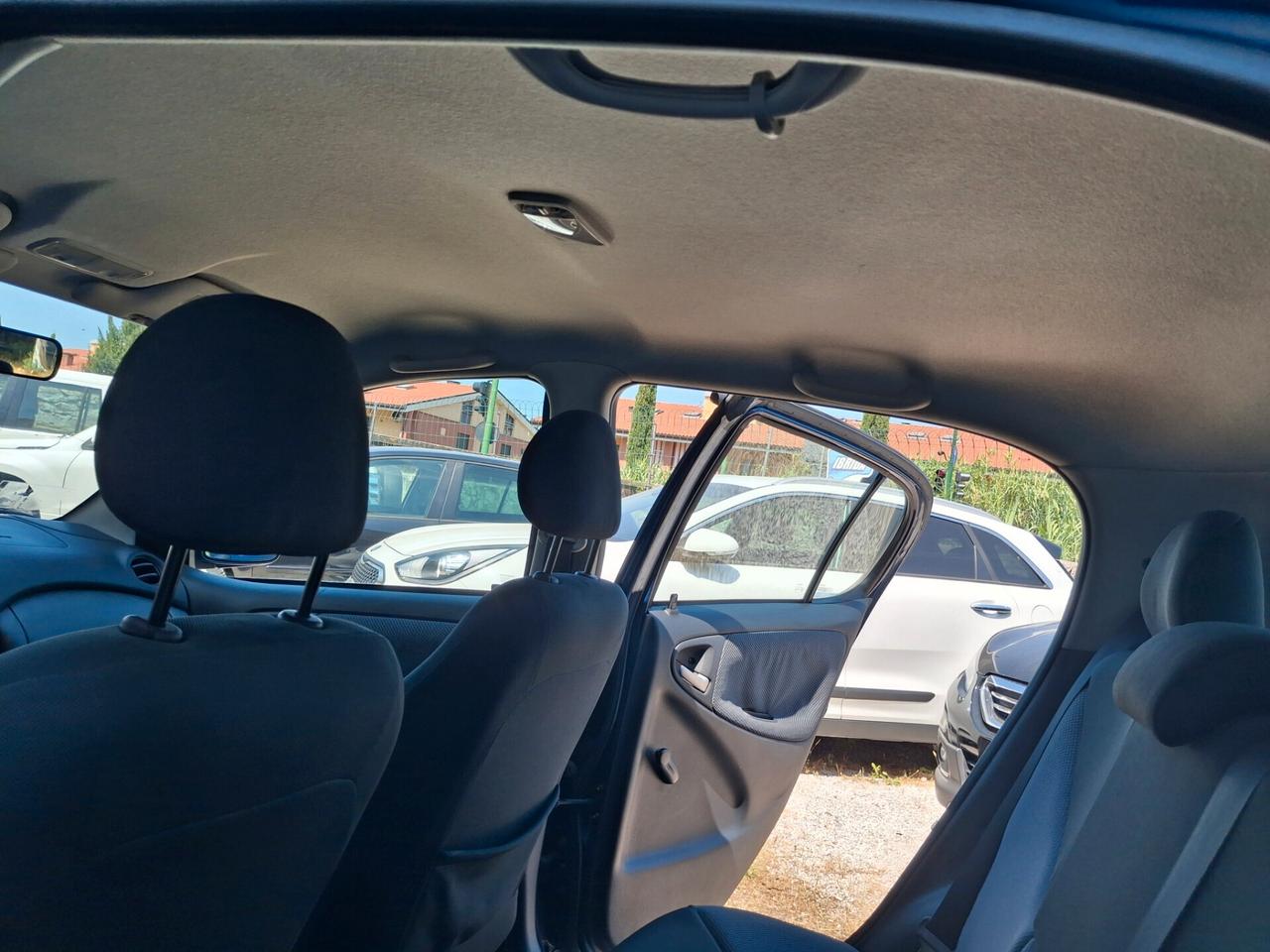Toyota Yaris 1.0i 16V cat 5 porte