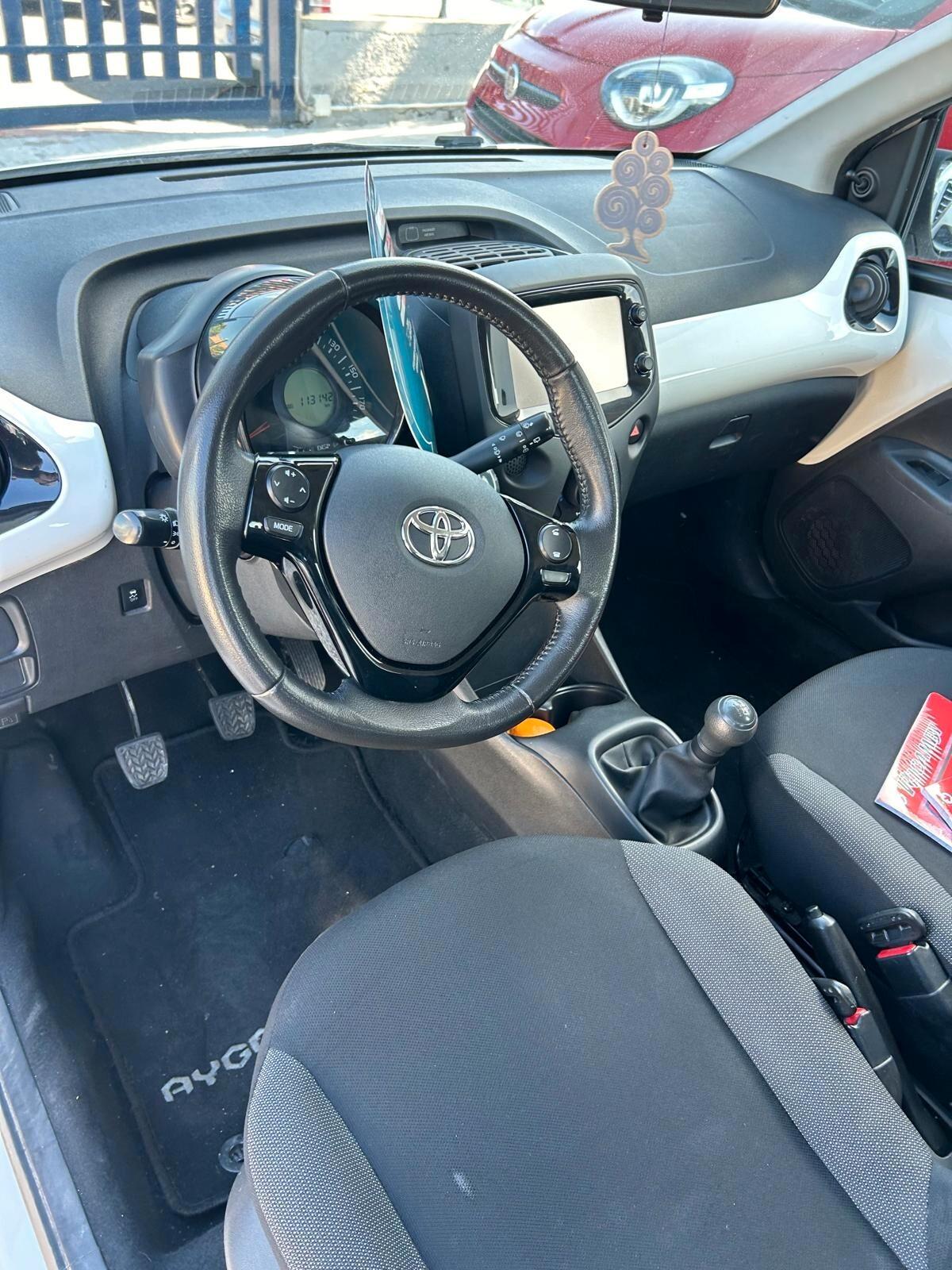 Toyota Aygo Connect 1.0 VVT-i 72 CV 5 porte x-clusiv MMT