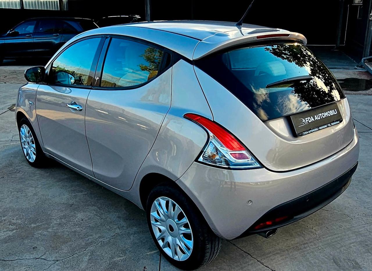 Lancia Ypsilon 1.2 69 CV 5 porte Gold