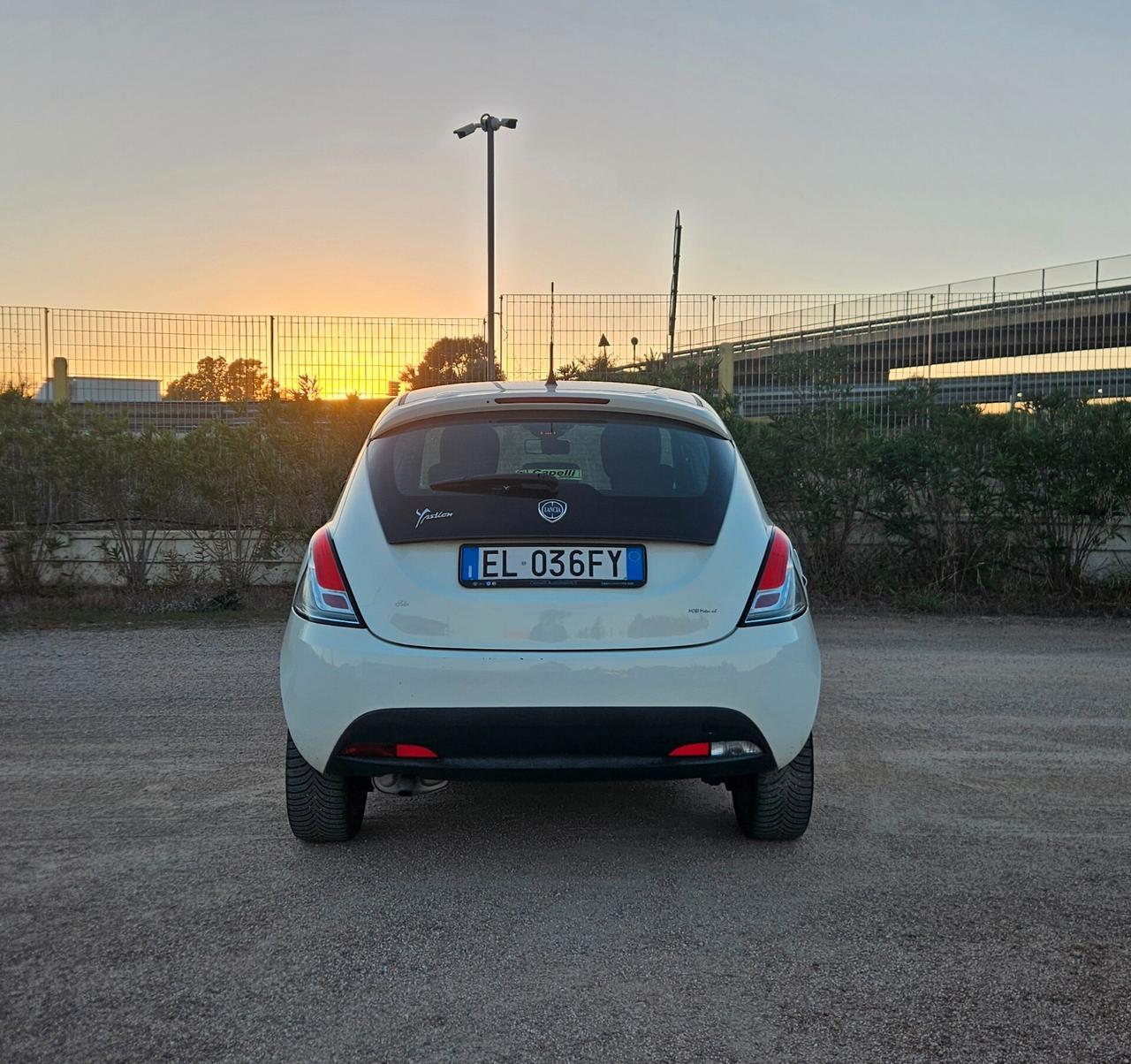 Lancia Ypsilon 1.2 69 CV 5 porte S&S Platinum
