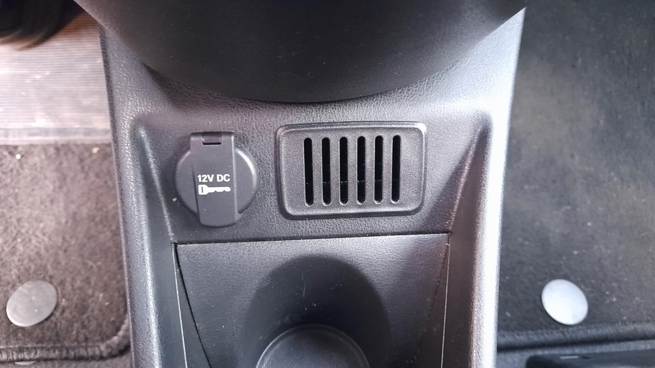 Lancia Ypsilon 1.0 FireFly 5 porte S&S Hybrid Silver