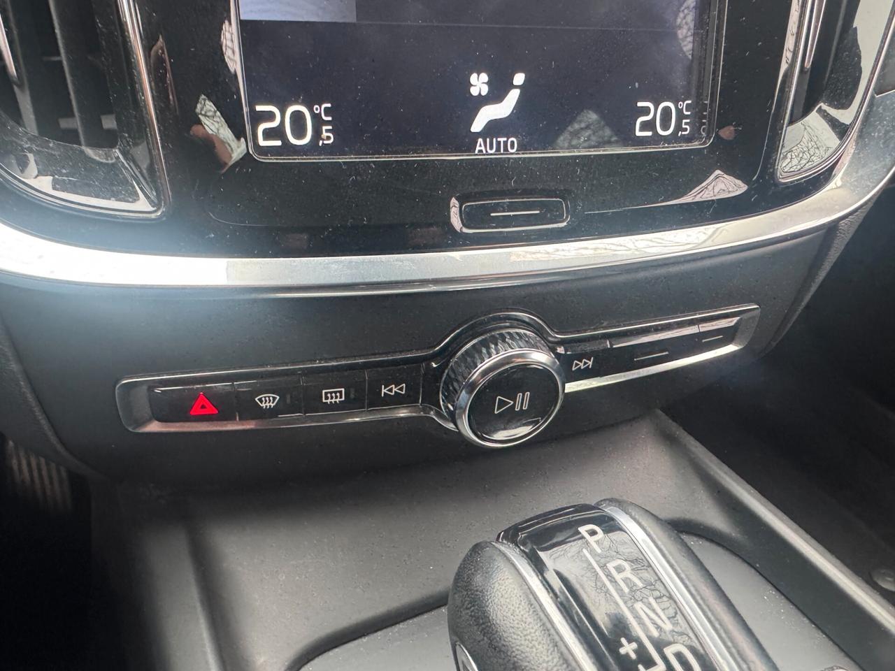 Volvo V60 2.0 d3 Momentum Business Pro auto my21