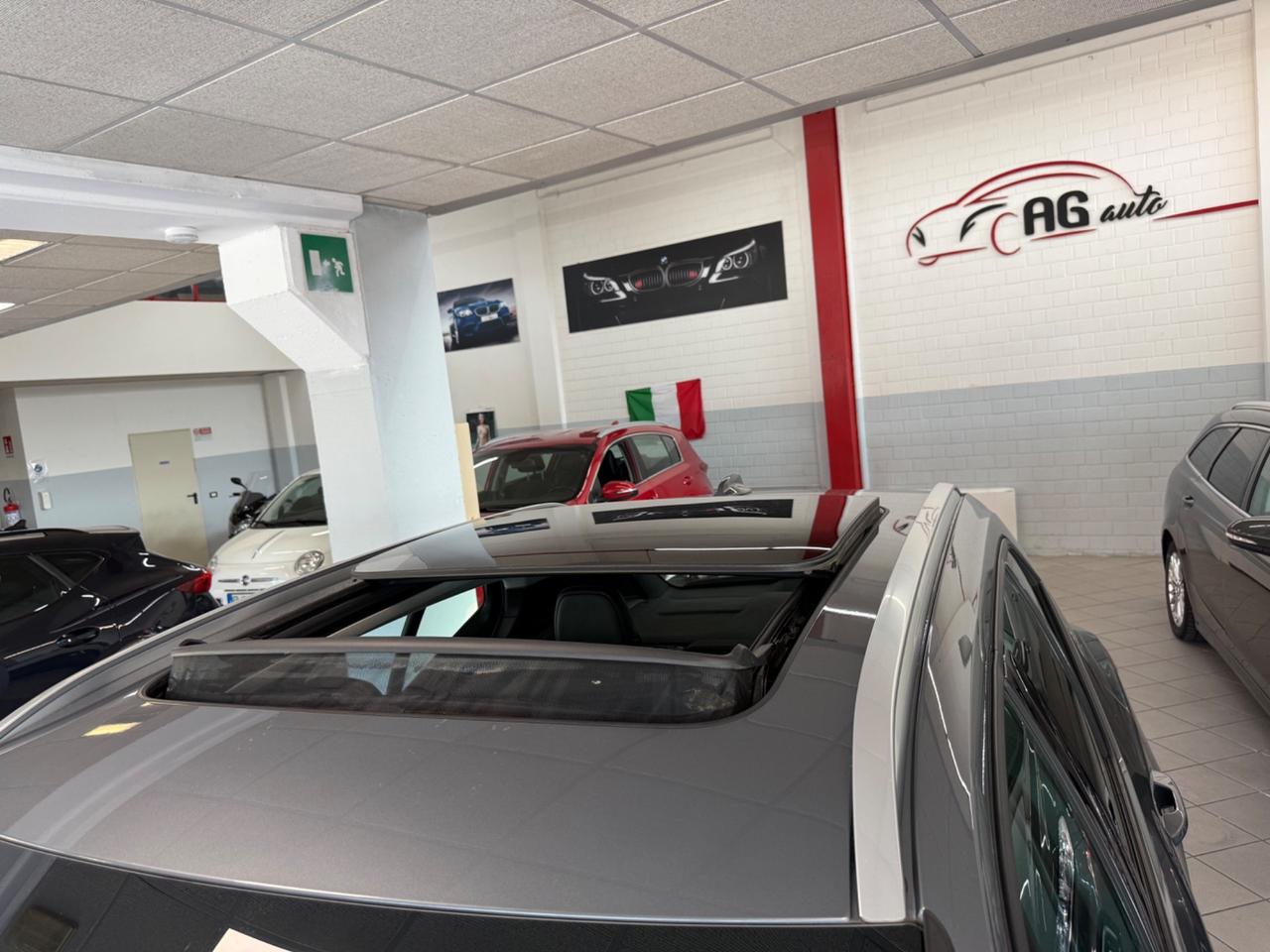 Volvo XC40 D4 AWD Geartronic Momentum TETTO APRIBILE PANORAMICO