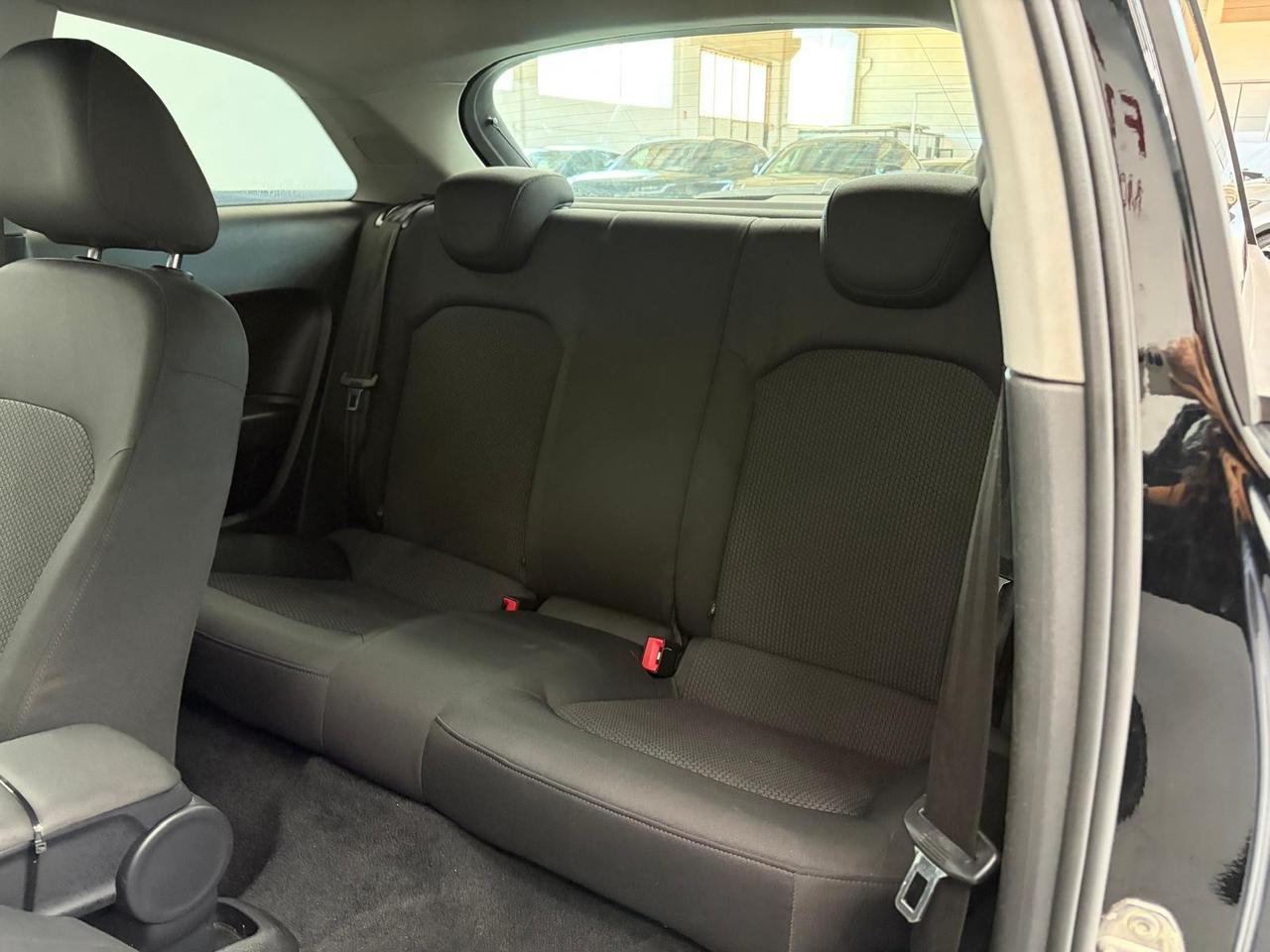 Audi A1 1.6 TDI S line edition plus