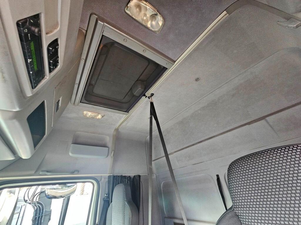 MERCEDES AXOR 1833 FRIGO CON PEDANA-2011