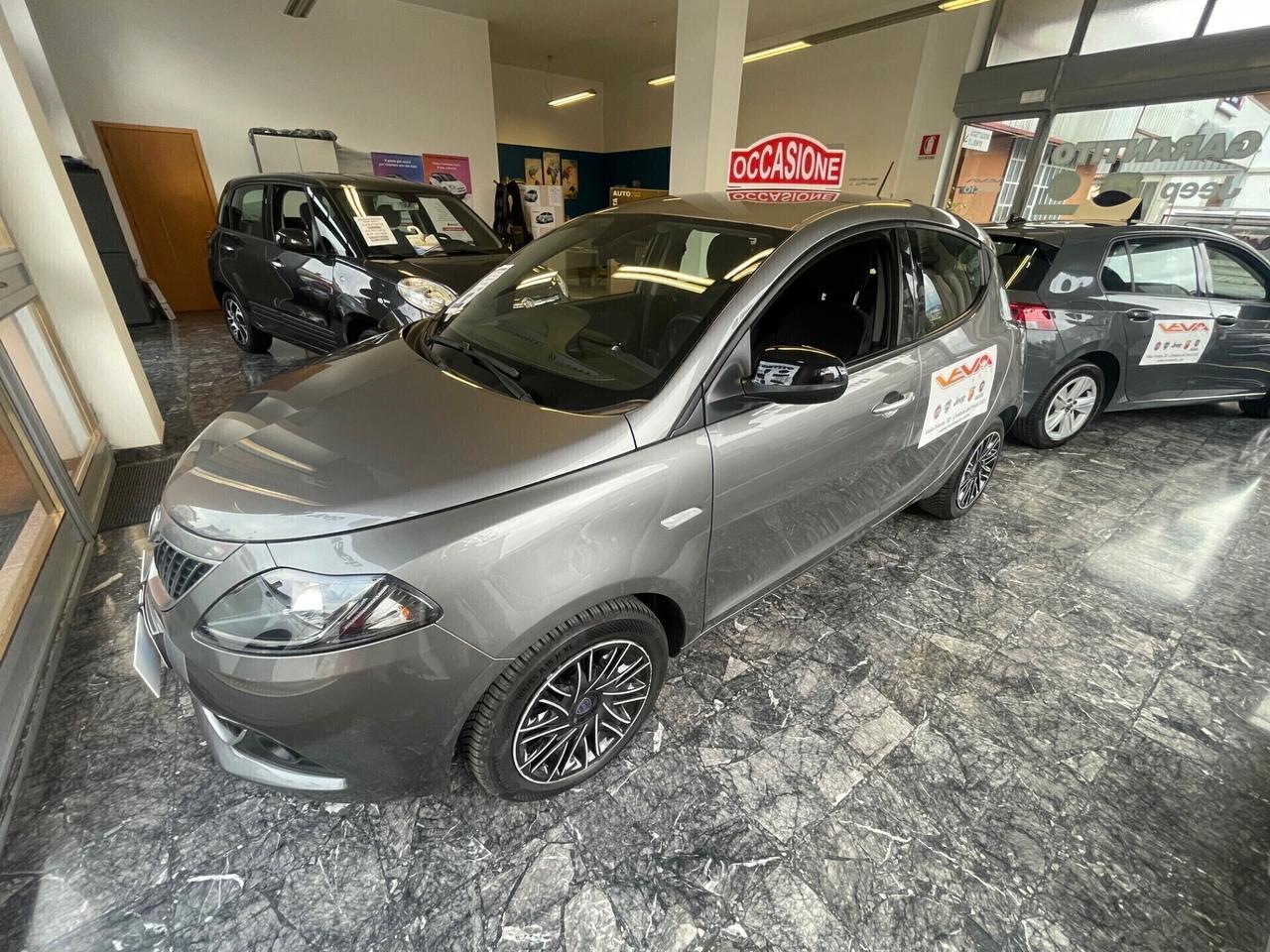 Lancia Ypsilon 1.0 FireFly 5 porte Hybrid Gold