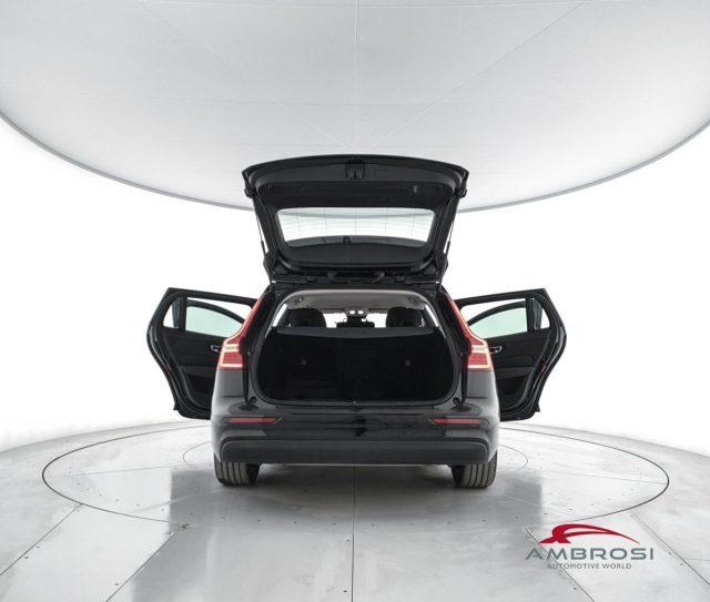 VOLVO V60 B4 (d) automatico Essential