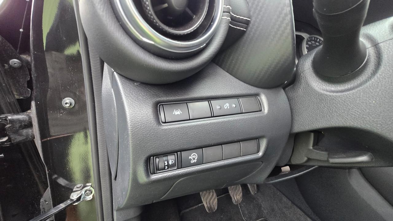 Nissan Juke 1.0 DIG-T 114 CV N-Connecta