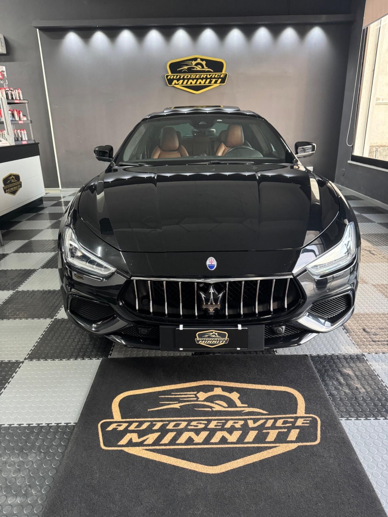 Maserati Ghibli V6 430 CV Q4 Gransport