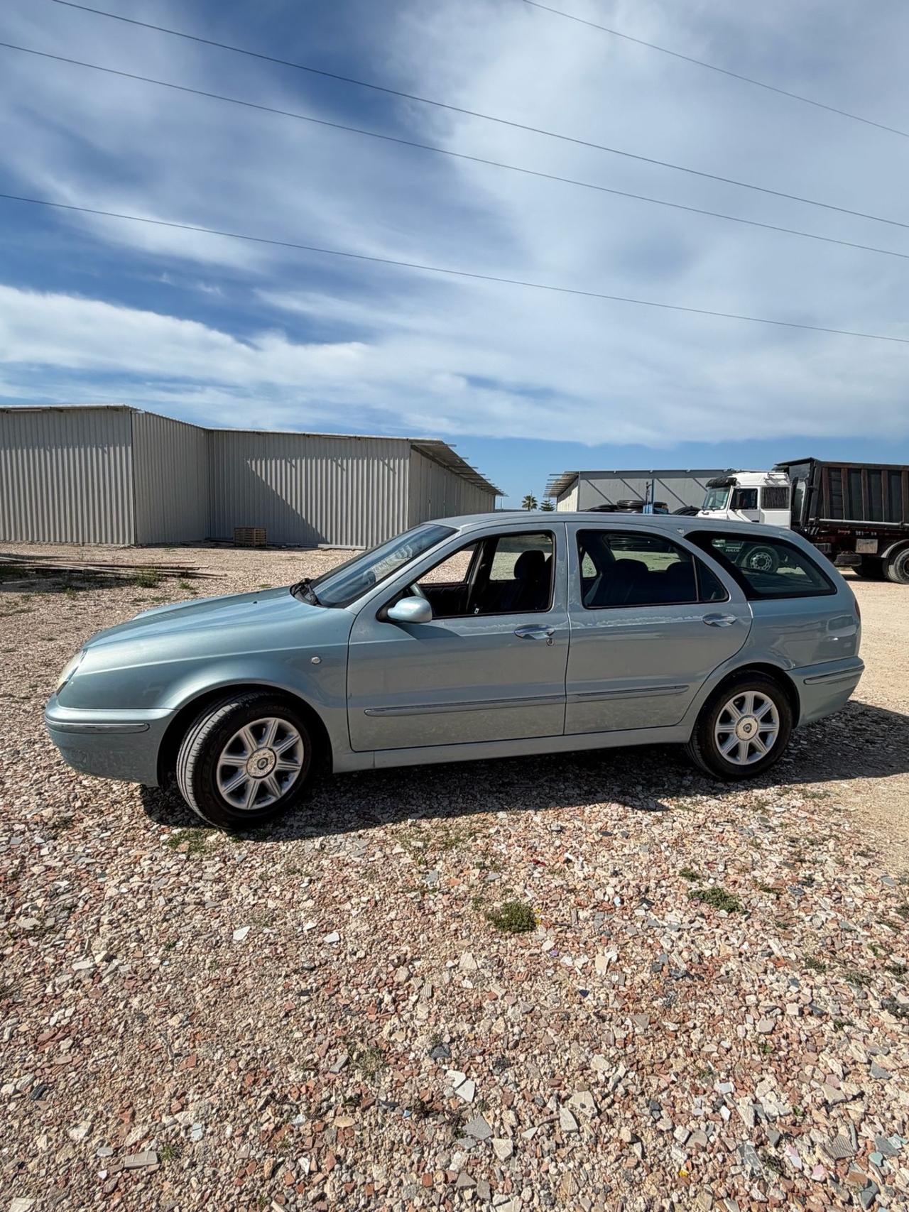 Lancia Lybra 1.9 JTD cat Station Wagon LX