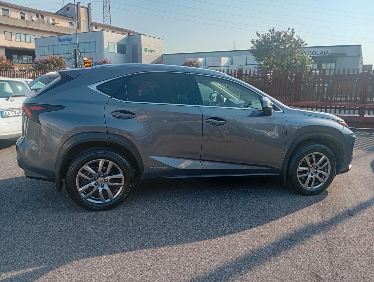 Lexus NX 300h Hybrid 4WD Executive