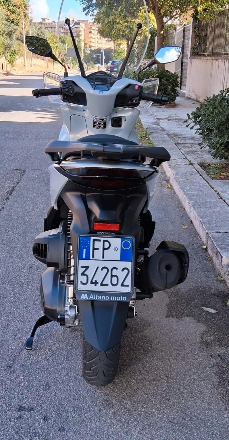 Honda SH 350 vendesi sh 350 nuovissimo km 4.000 per info 3279411053