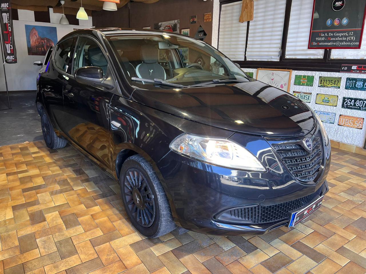 Lancia Ypsilon 1.2 69 CV 2015 NEOPATENTATO