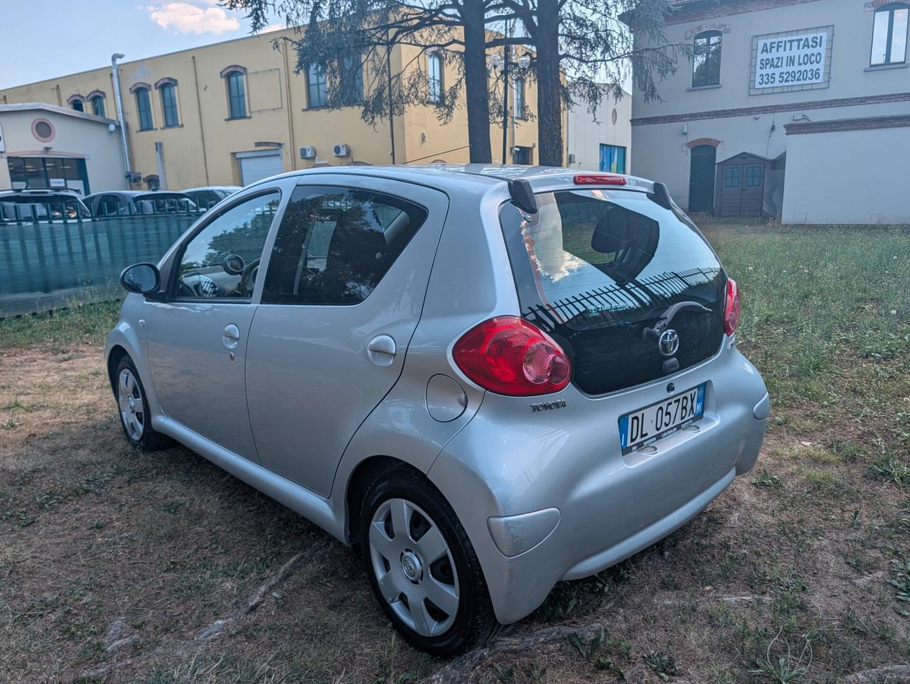 Toyota Aygo 1.0 12V VVT-i 5 porte Sol