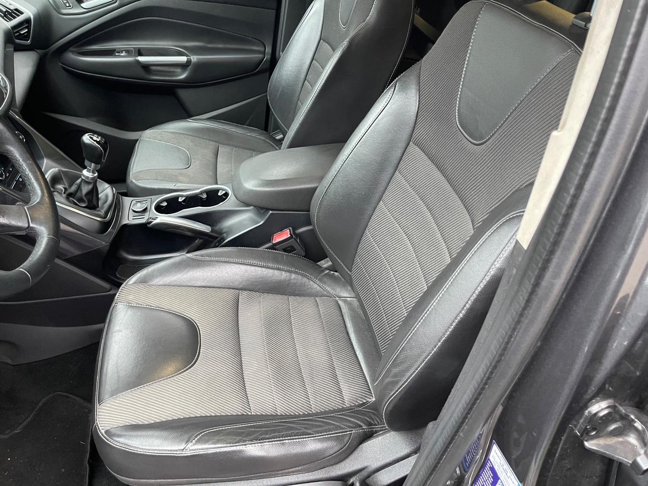 Ford Kuga 2.0 TDCI 150 CV 4WD Powershift Titanium