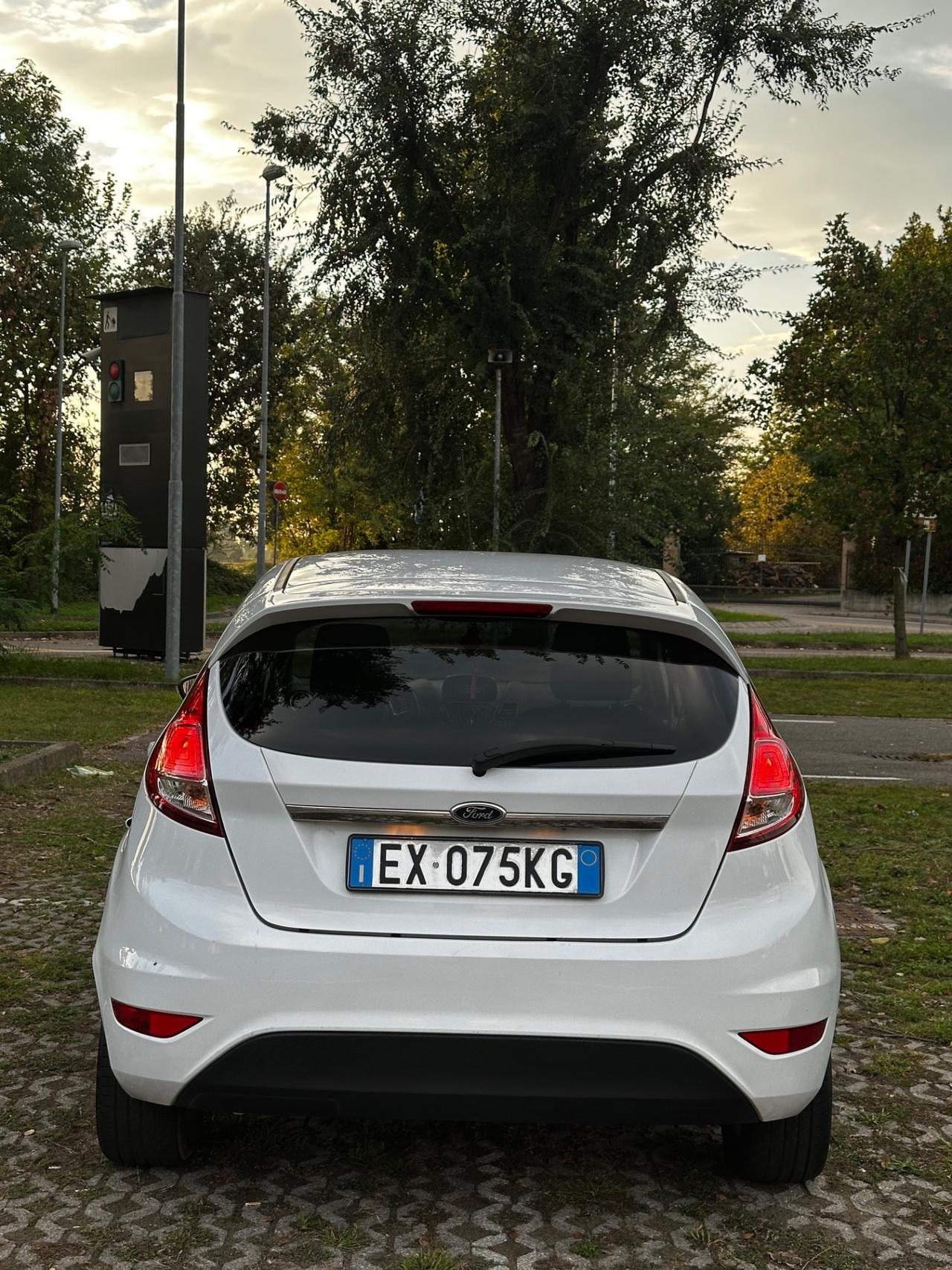 Ford Fiesta 1.5 TDCi 75CV 5 porte Titanium