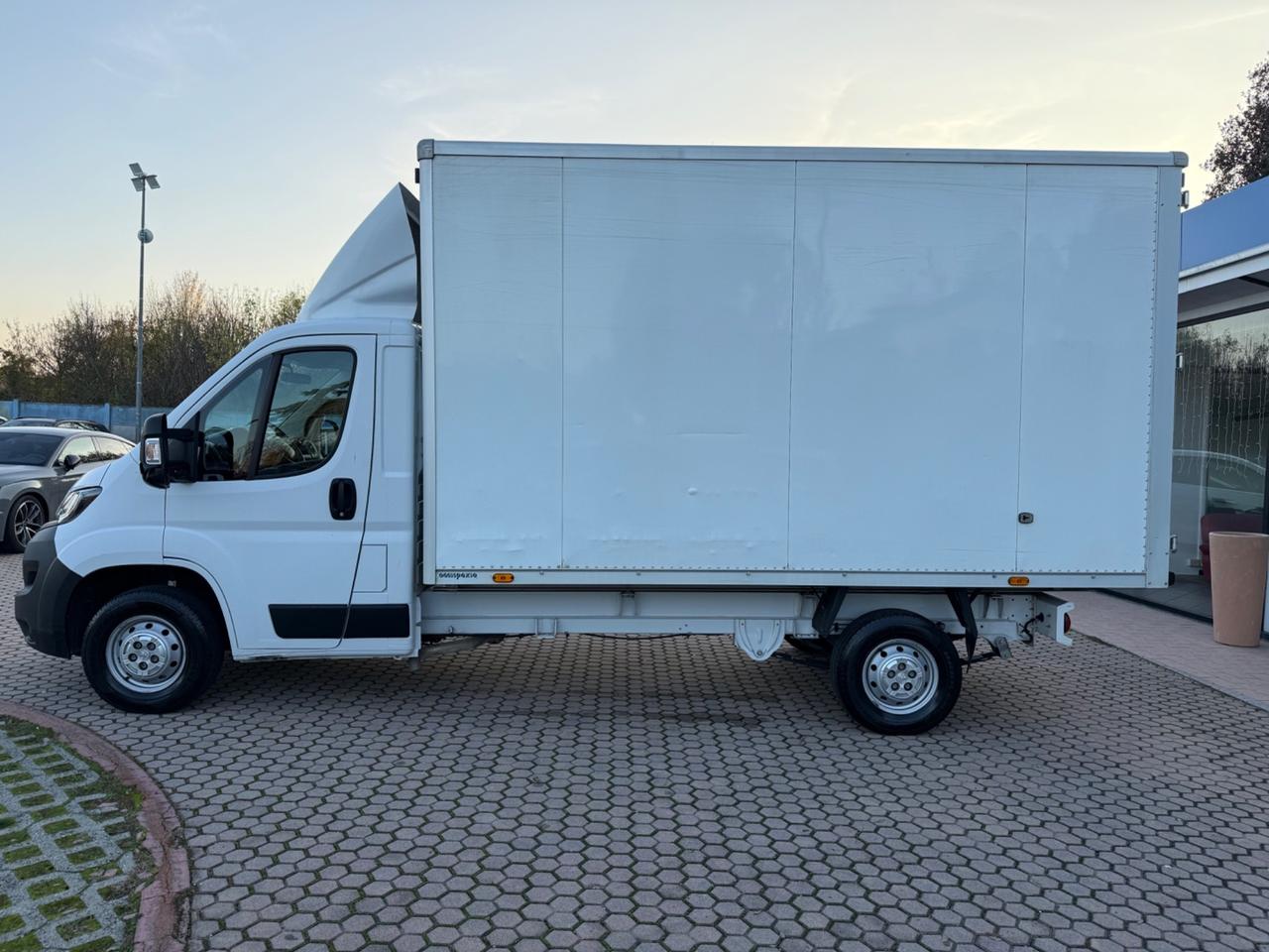 Peugeot Boxer 335 2.2 BlueHDi 140 S&S PC Cabinato