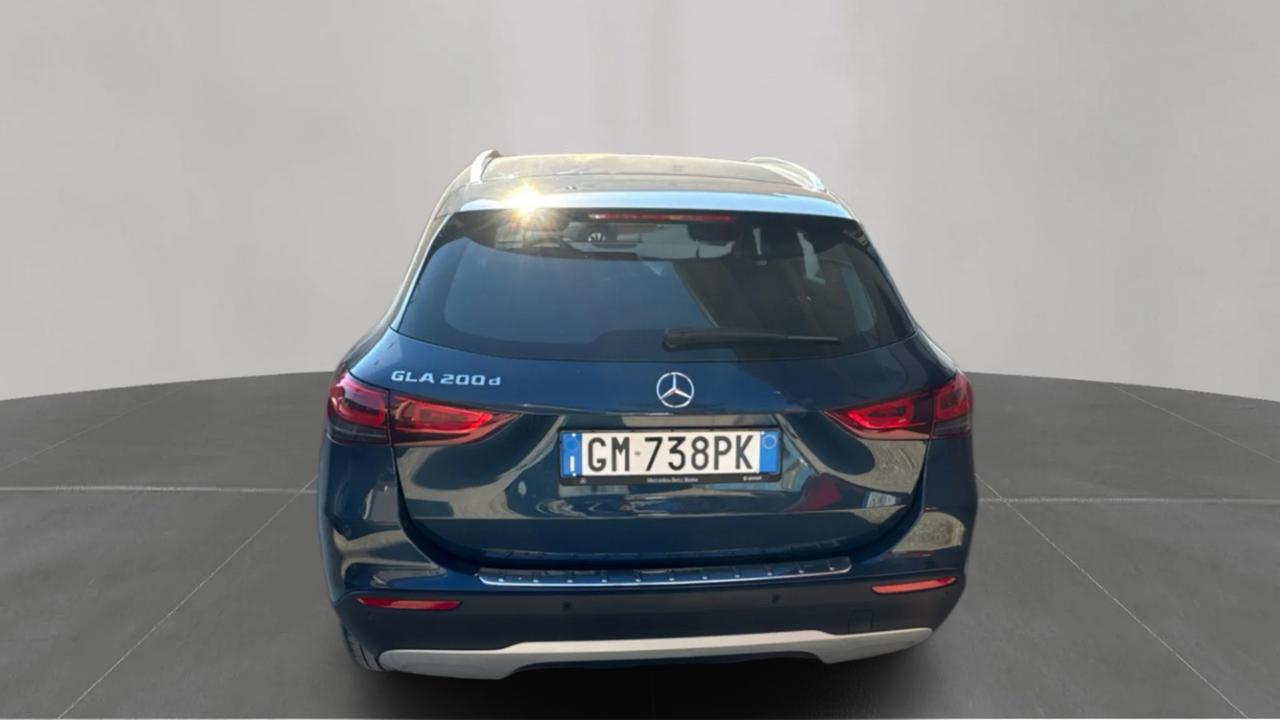 Mercedes-benz GLA 200 d Automatic Business Extra Cross