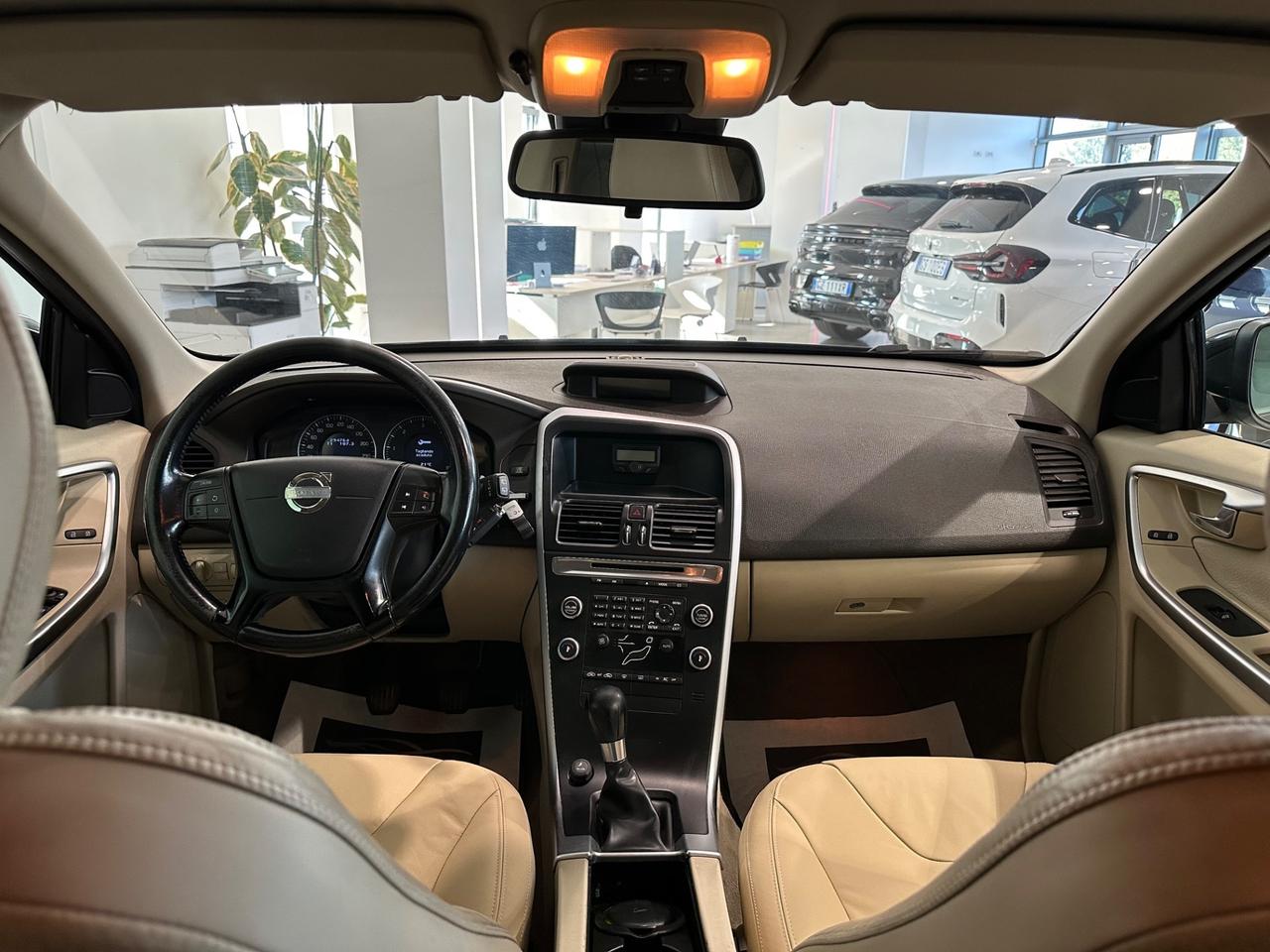 Volvo XC 60 2.4 D 175 CV FWD Geartronic Momentum