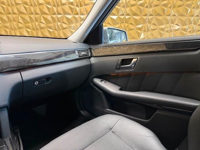 Mercedes-benz E 220 CDI BlueEFFICIENCY Avantgarde