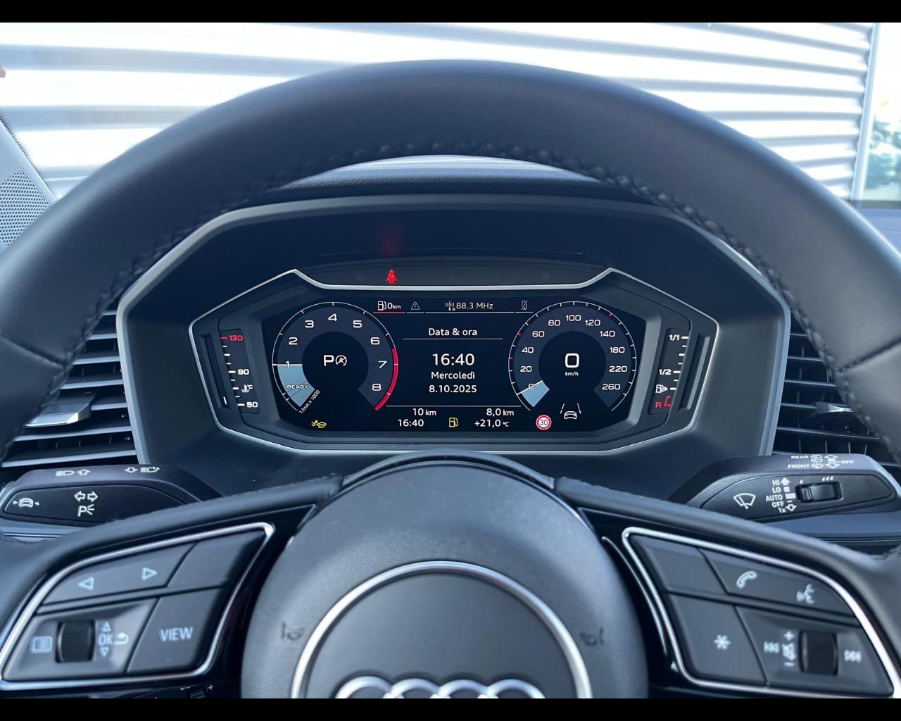 AUDI A1 ALLSTREET 30 TFSI S-TRONIC IDENTITY CONTRAST