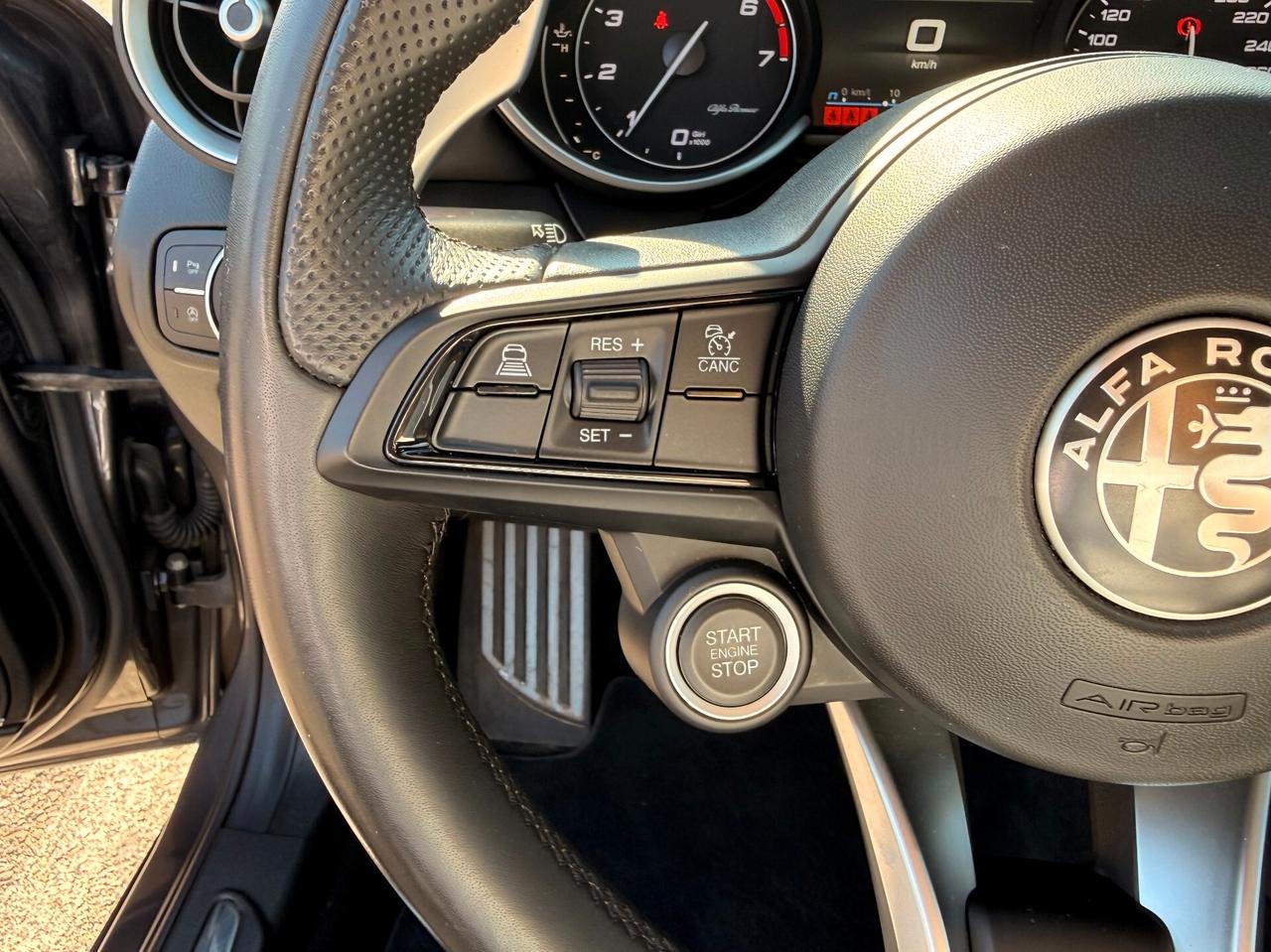 Alfa Romeo Giulia 2.0 Turbo 280 CV AT8 Veloce