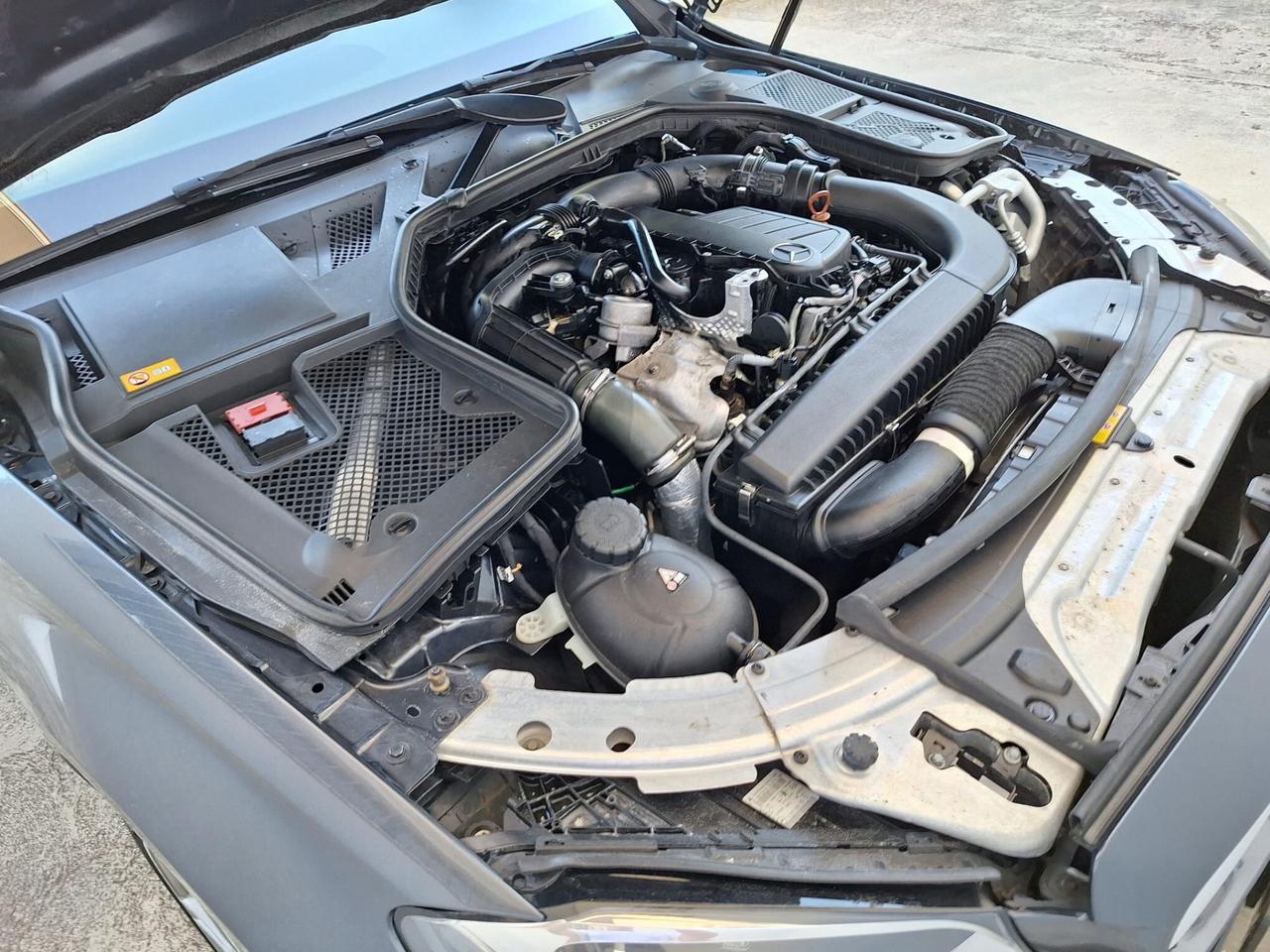 Mercedes Benz C 200 136cv. Automatica