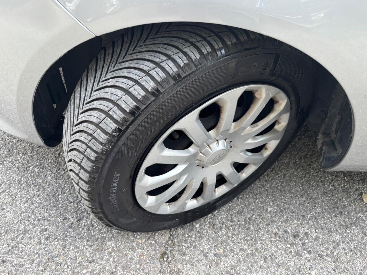 Ford Fiesta 1.4 5 porte GPL Titanium OK Neopatentati