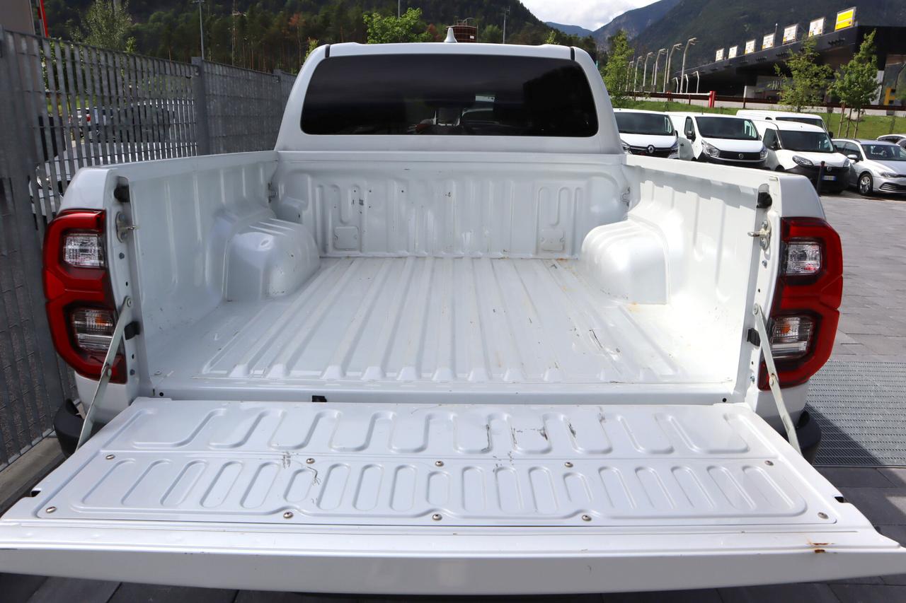 Toyota Hilux Toyota Hilux 2.8 D 204 CV DoCab 4x4 Aut Invincible 39900 + IVA