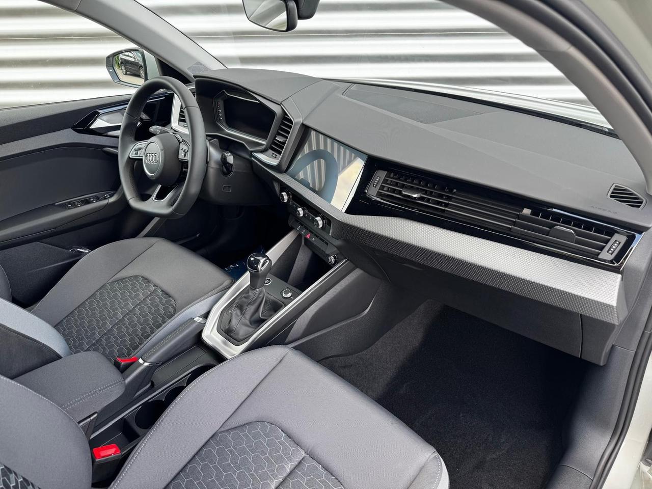 AUDI A1 SPORTBACK 30 TFSI S-TRONIC S LINE EDITION