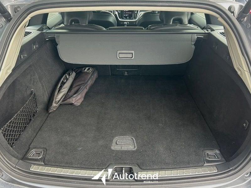 Volvo V60 D3 150 CV Automatica NAVI LED Momentum Business Pro