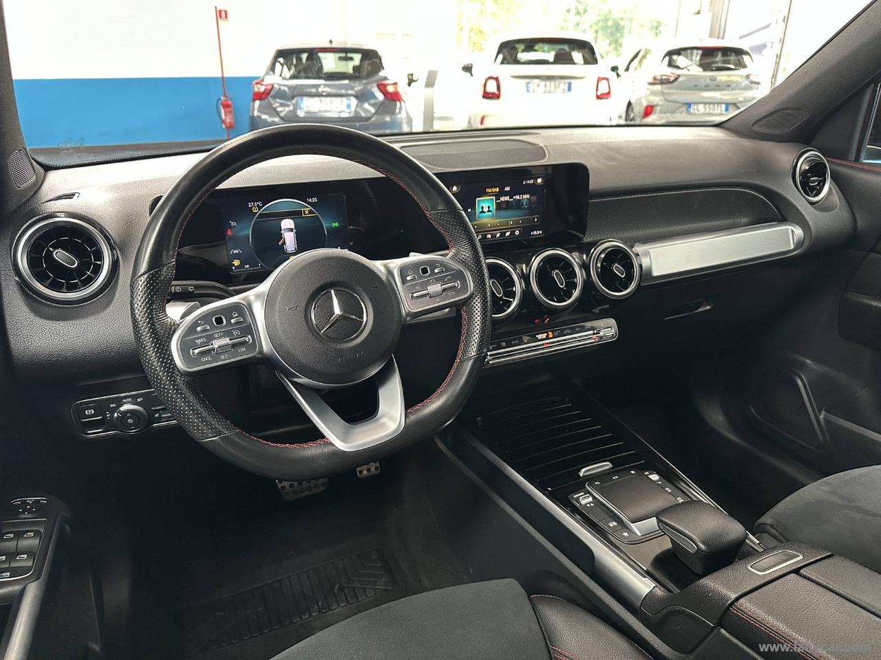 MERCEDES-BENZ GLB 200 Automatic Premium