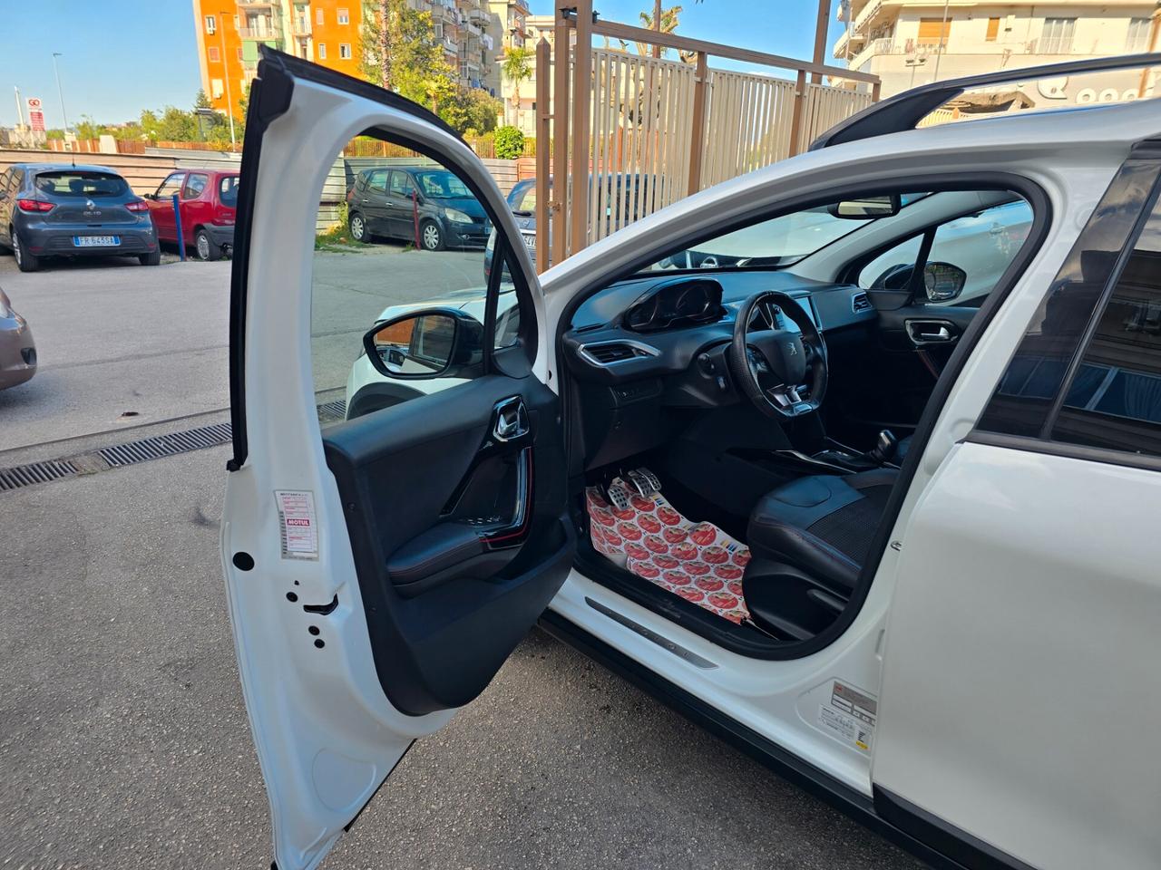 Peugeot 208 BlueHDi 100 5 porte GT Line