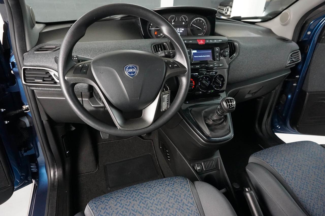 Lancia Ypsilon 1.0 FireFly 5 porte S&S Hybrid Silver