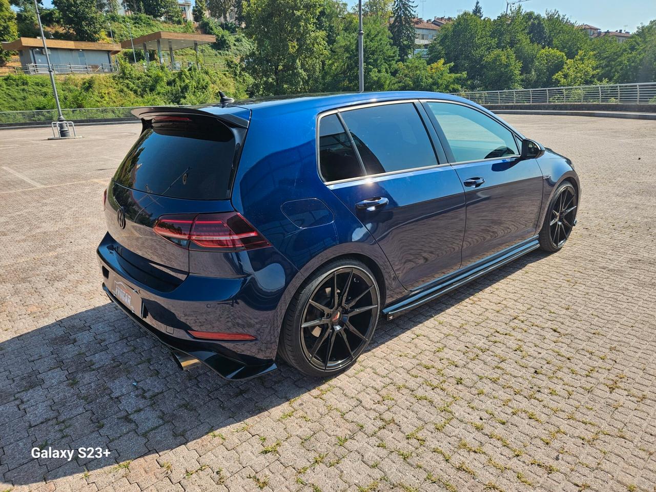 Volkswagen Golf 1.5 TSI ACT 5p. R line