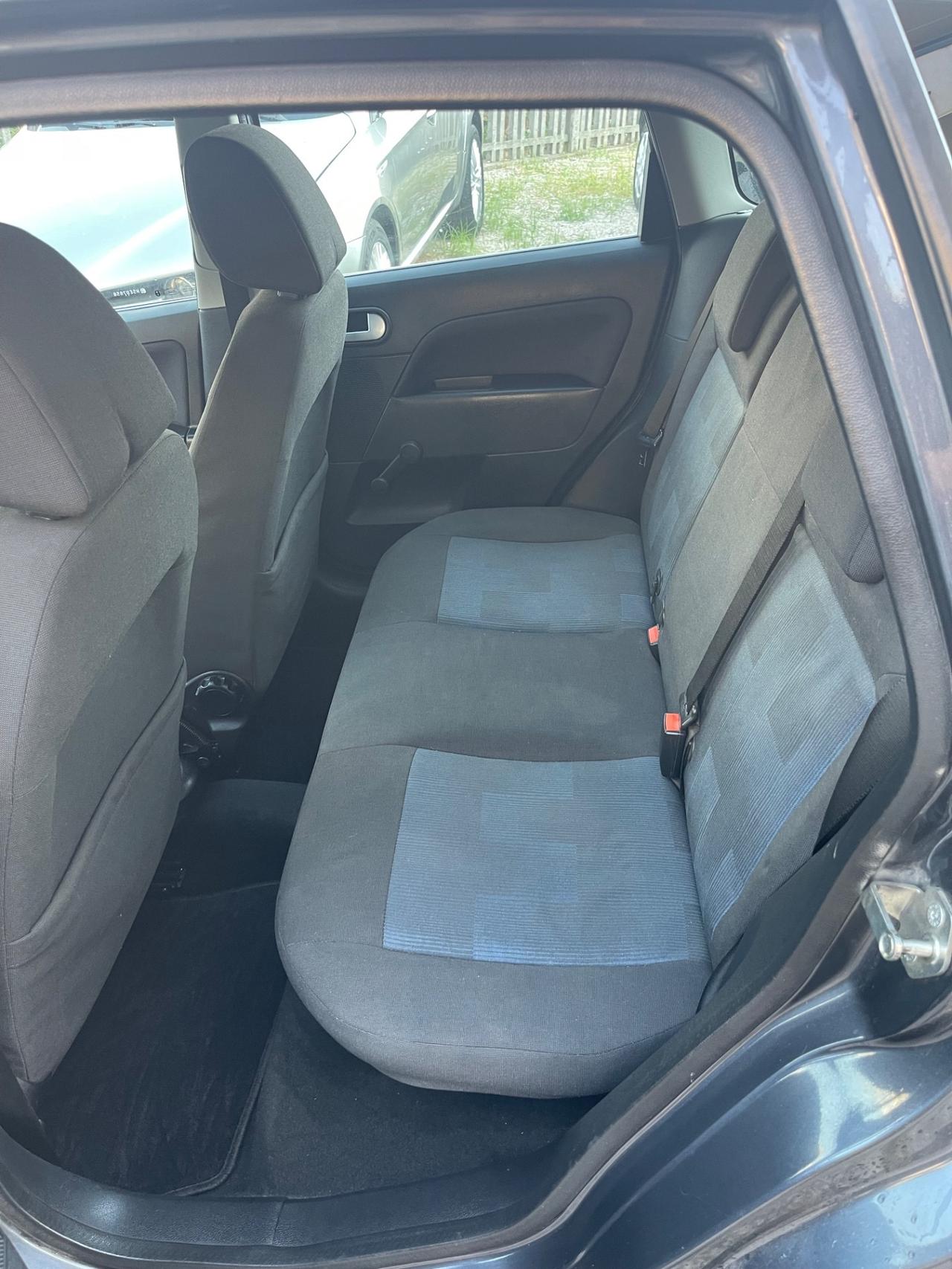 Ford Fiesta 1.4 16V 5p. Titanium