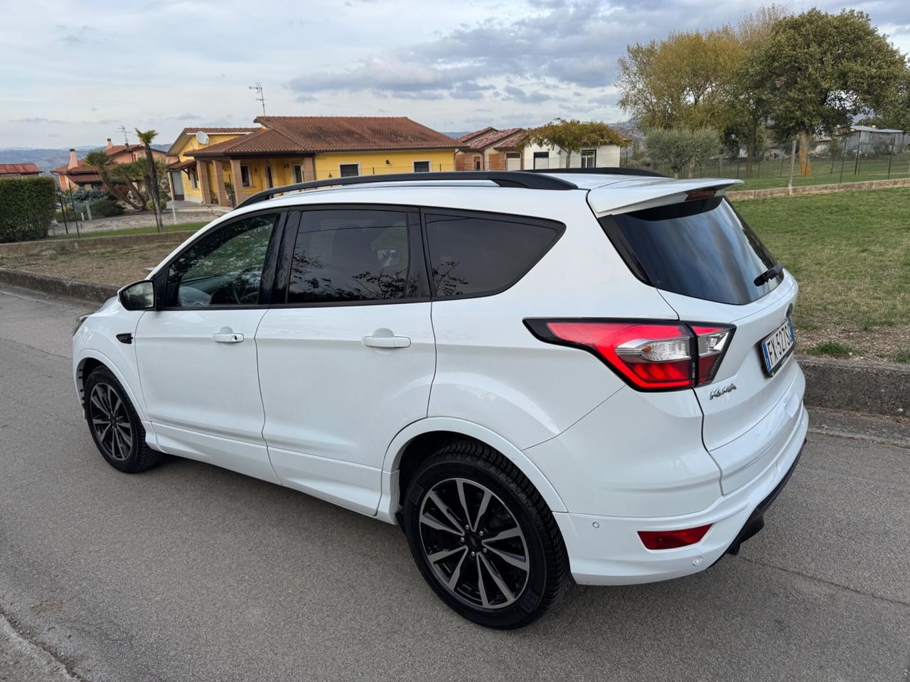 Ford Kuga 1.5 TDCI 120 CV S&S 2WD ST-Line