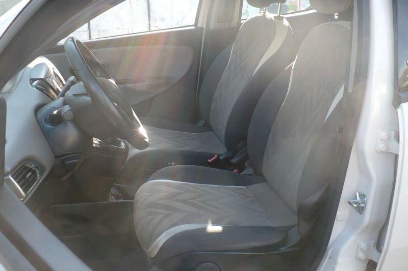 Lancia Ypsilon 1.2 69 CV 5 porte Silver
