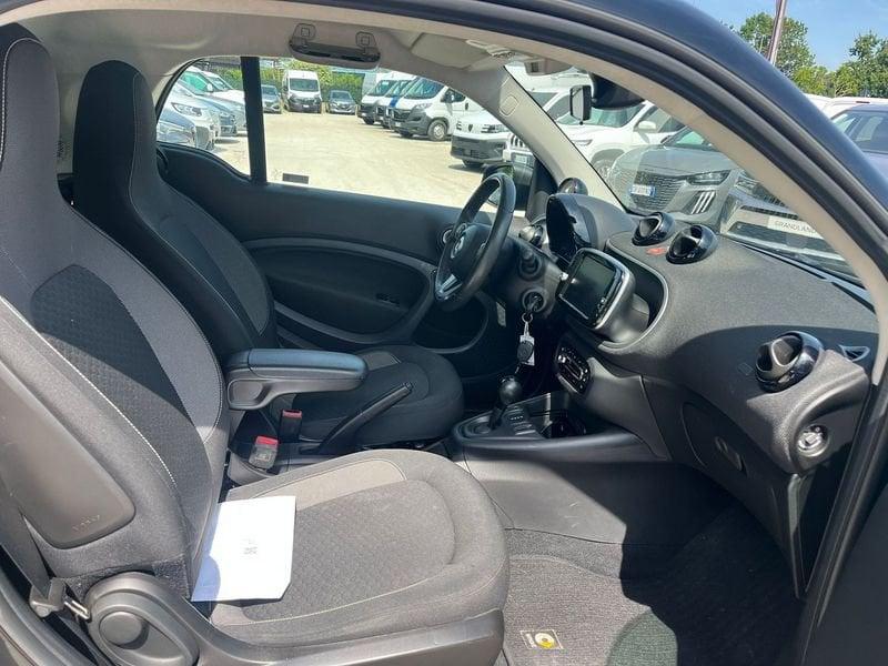 smart fortwo EQ Berlin Black Passion