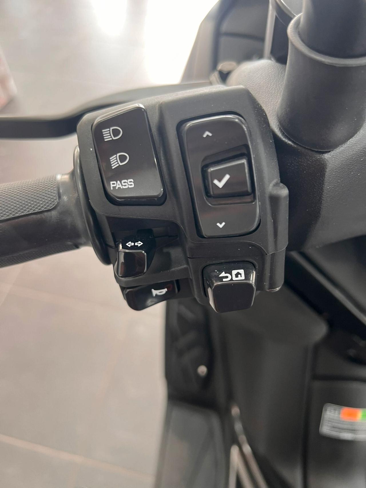 Yamaha X-Max 300