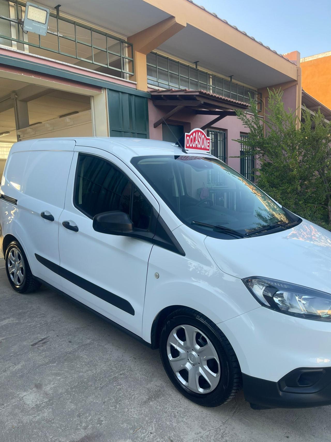 Ford Transit Courier 1.5 TDCi 75CV Van Titanium