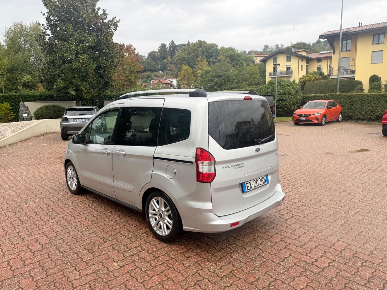 Ford Tourneo Courier 1.0 EcoBoost 100 CV Titanium