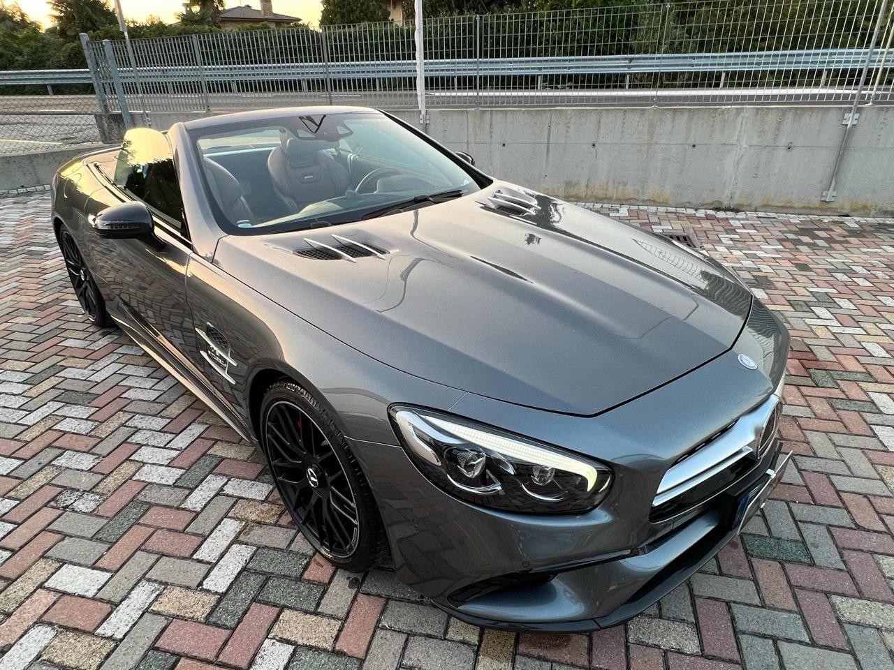 Mercedes-Benz SL 63 AMG Roadster V8