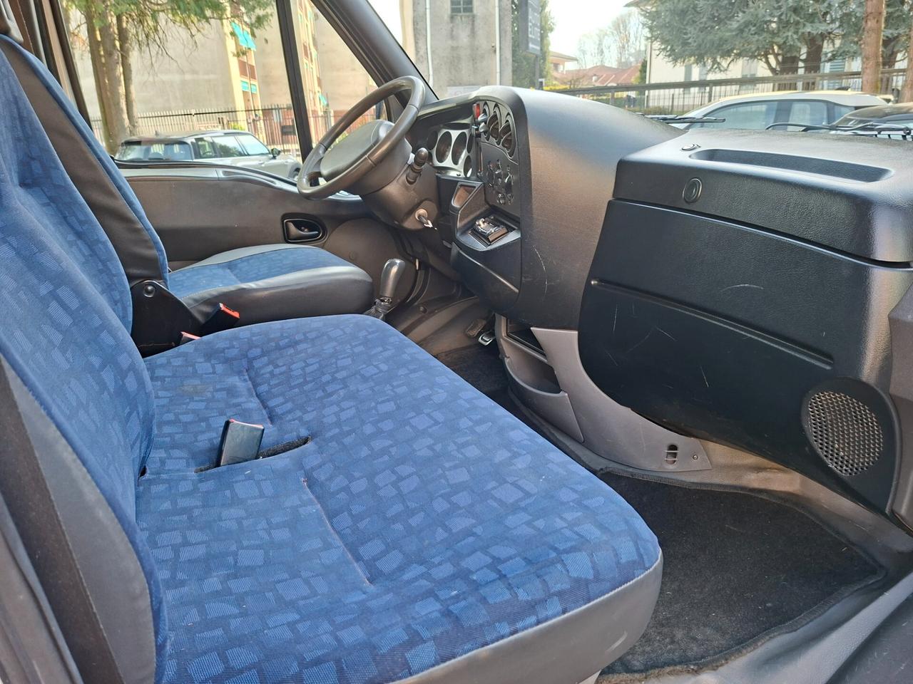 Iveco daily 35 -10 triribaltabile con aria condizionata