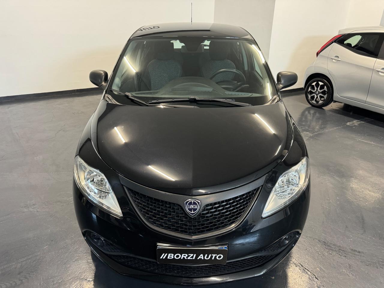Lancia Ypsilon 1.0 50p Hybrid Ecochic PROMO!!