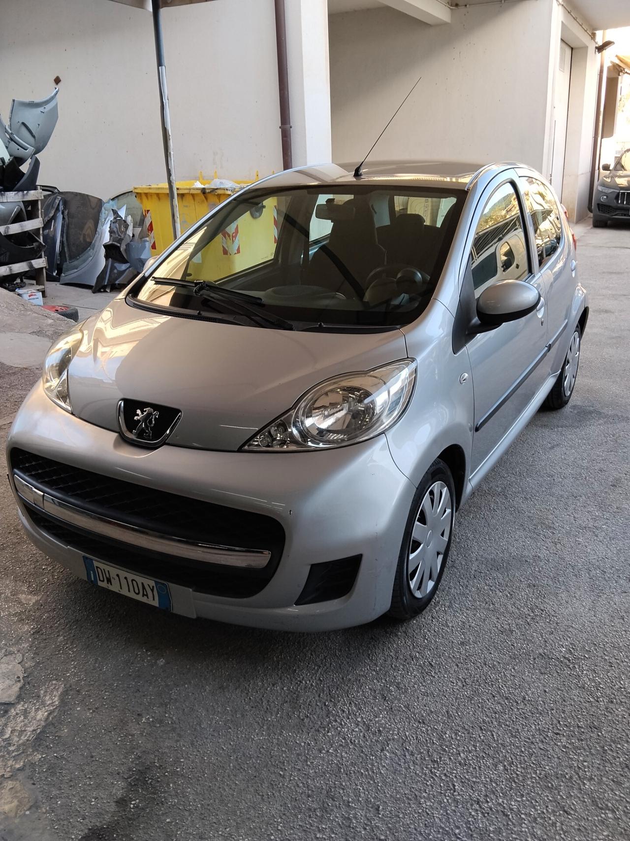 Peugeot 107 1.0 68CV 5p. Plaisir