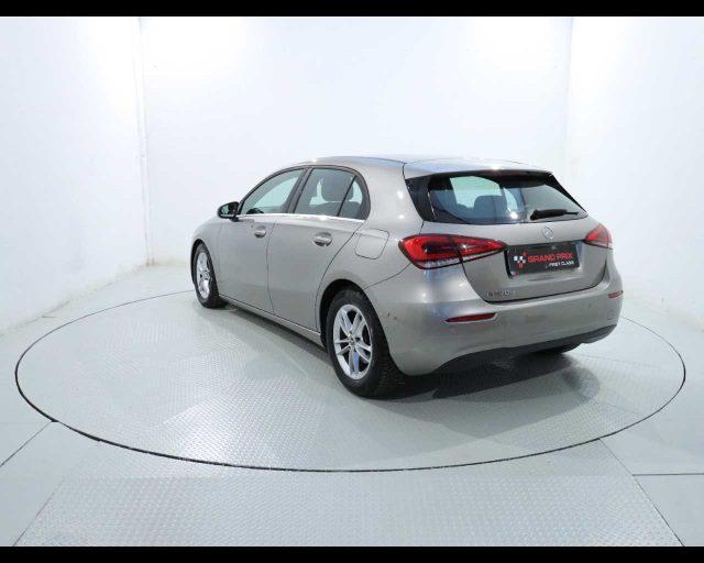 MERCEDES-BENZ A 180 d Business Extra