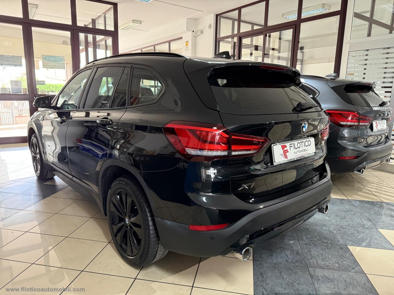BMW X1 xDrive20d Business Advantage TETTO PANORAMICO - LED