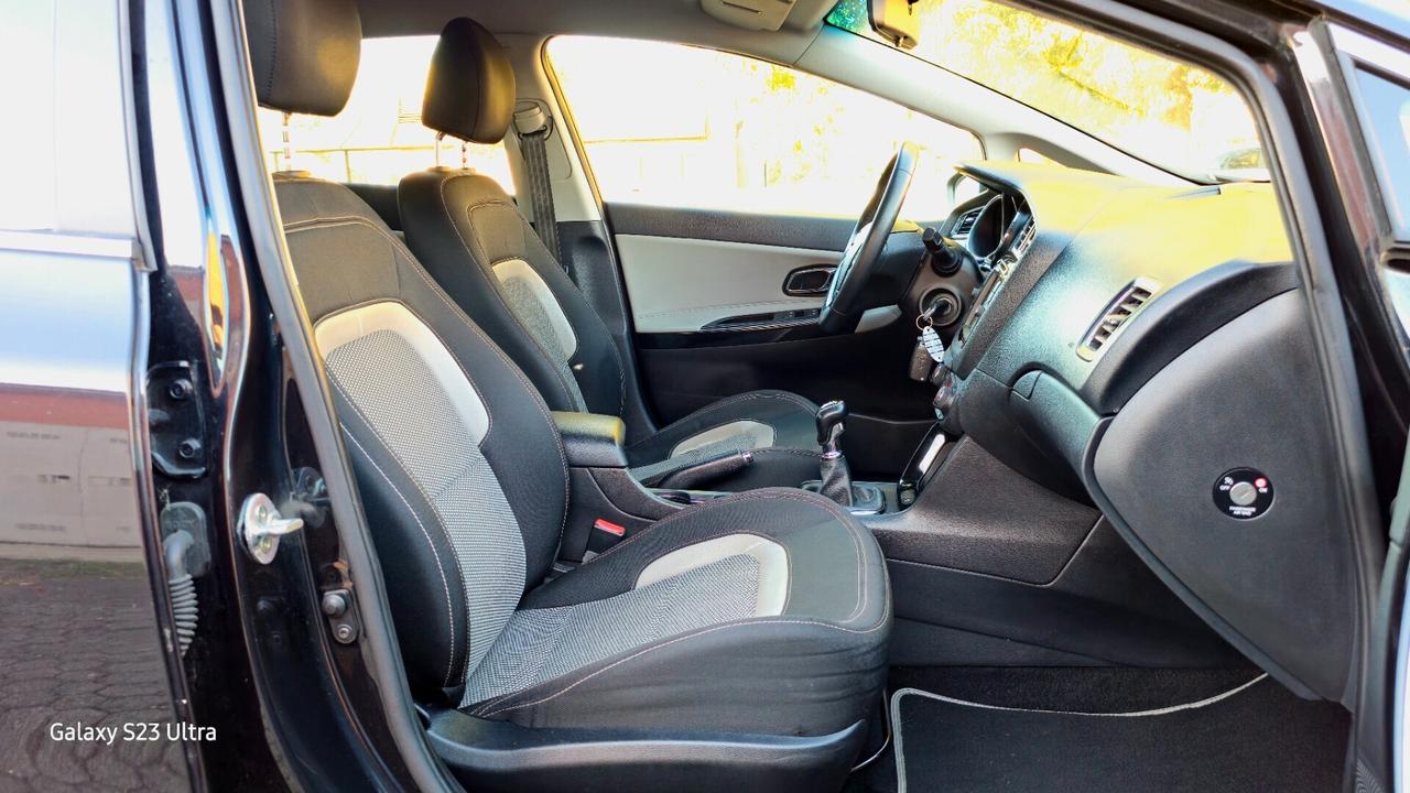 Kia Ceed full optional navi/ retrocamera Garanzia 12 mesi ok neopatentati